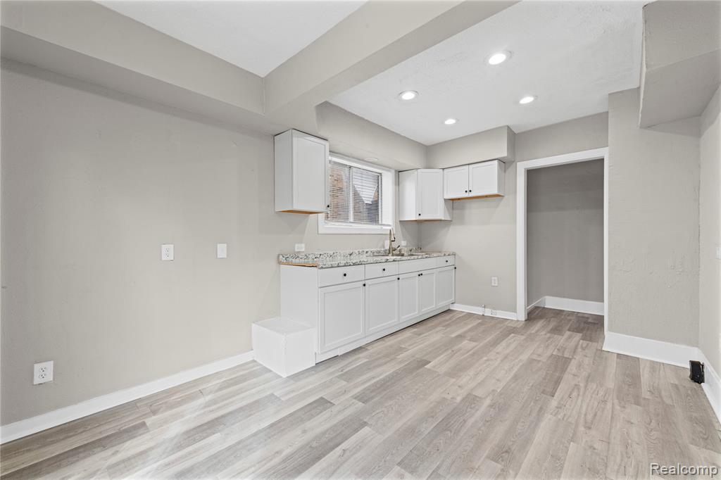 13100 Wilshire Drive, Detroit, MI 48213 — Photo 12