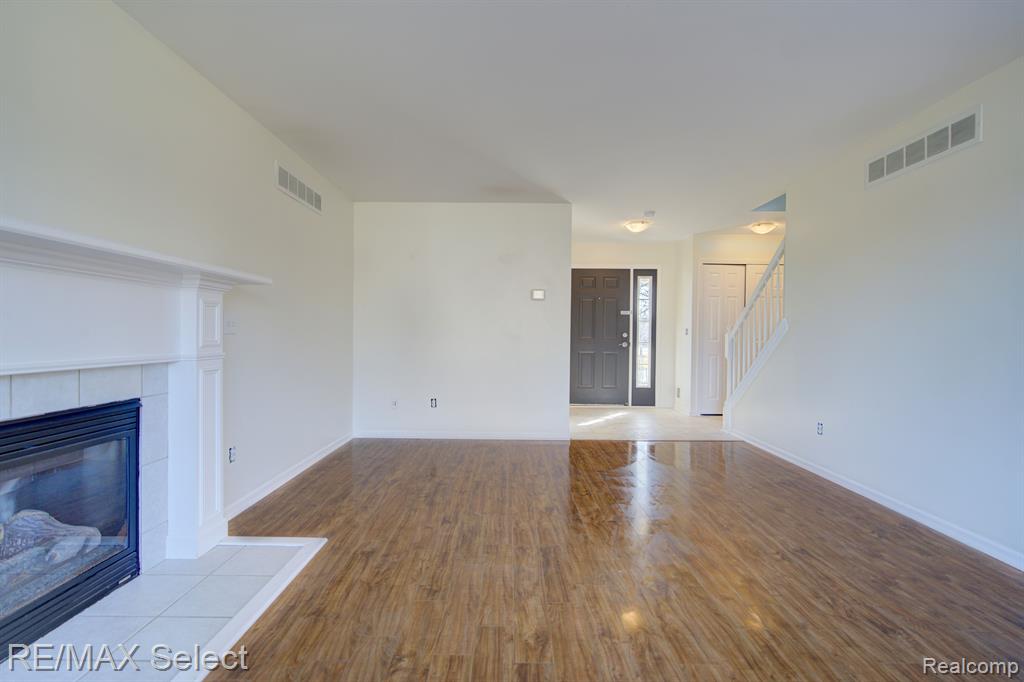 8056 LARK Lane, Grand Blanc, MI 48439 — Photo 19