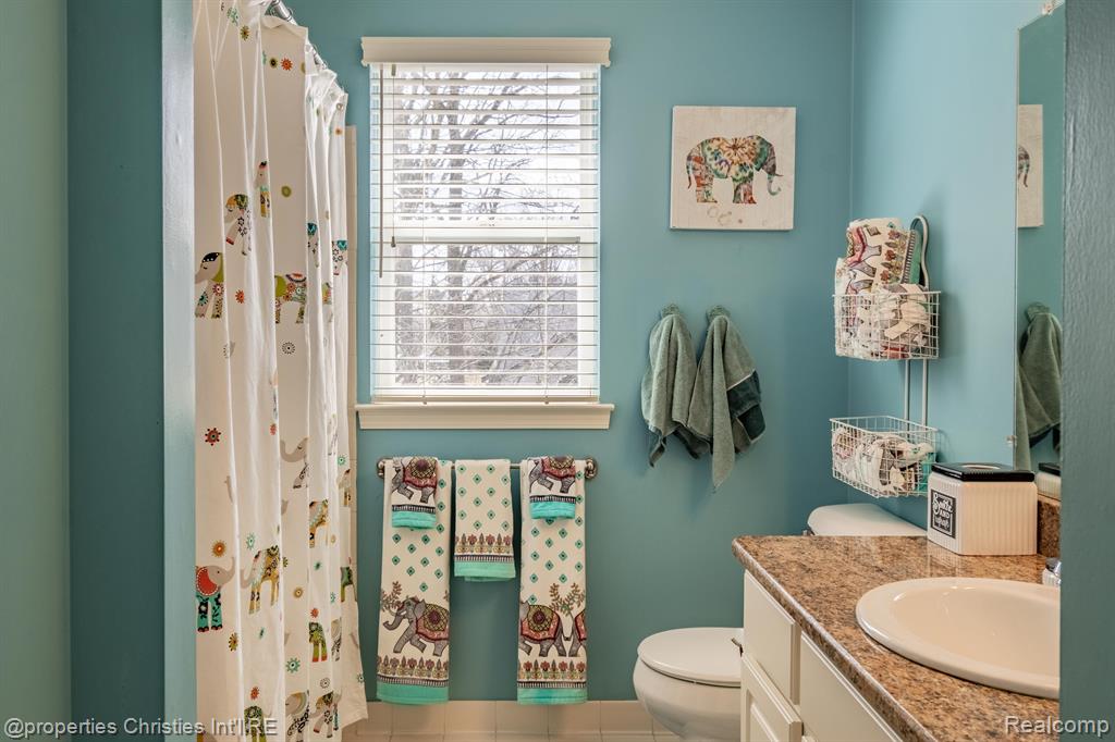 5946 OAK BEND Court, Howell, MI 48843 — Photo 38