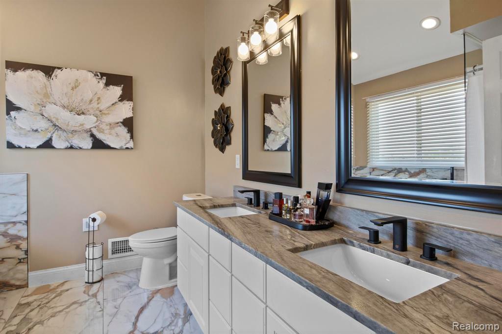 8978 WOODLORE SOUTH Drive, Plymouth, MI 48170 — Photo 26