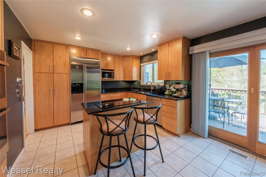117 Coachlamp Road, Rochester, MI 48306 — Photo 14