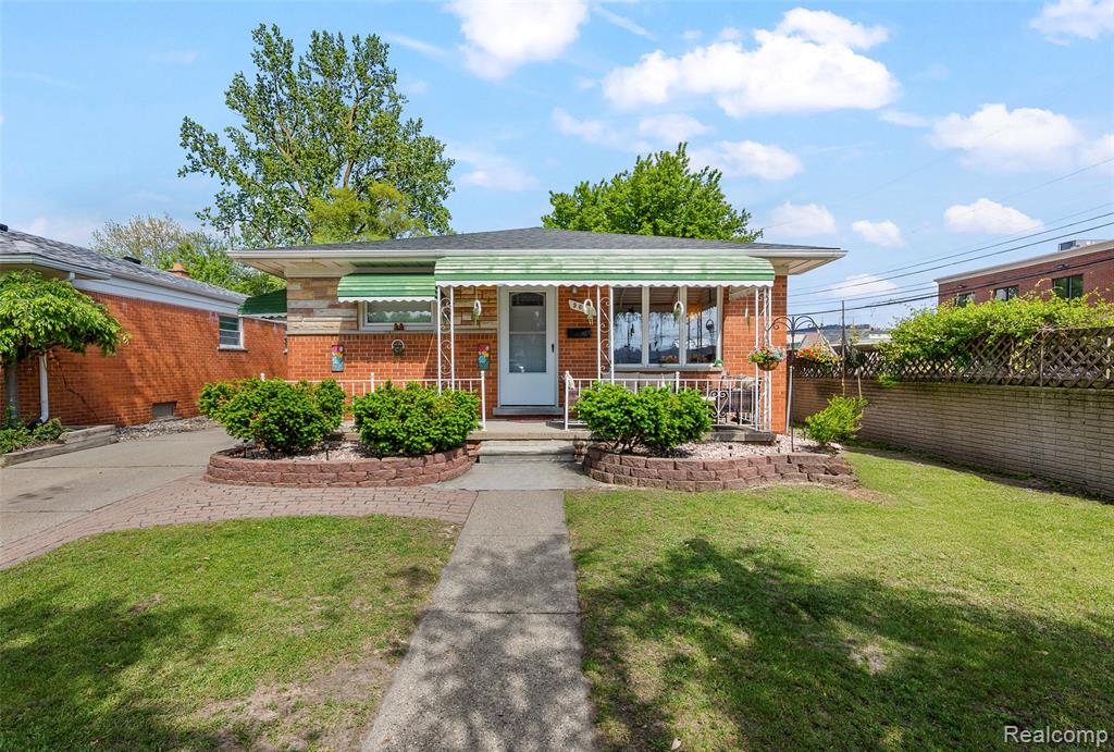 5634 N Lafayette Street, Dearborn Heights, MI 48127 — front exterior