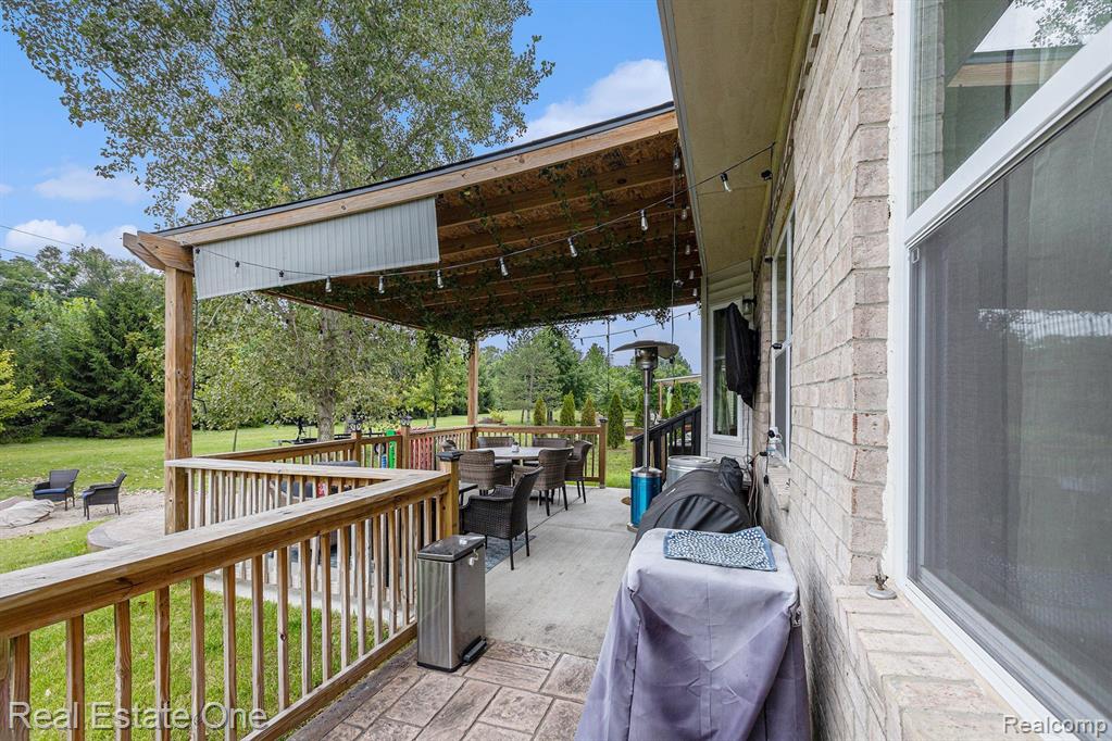 42802 N CUMBERLAND Drive, Van Buren, MI 48111 — Photo 31