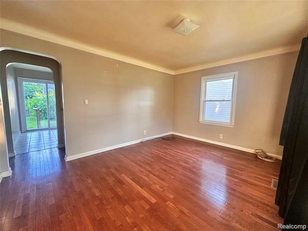 8150 Standard, Center Line, MI 48015 — Photo 2