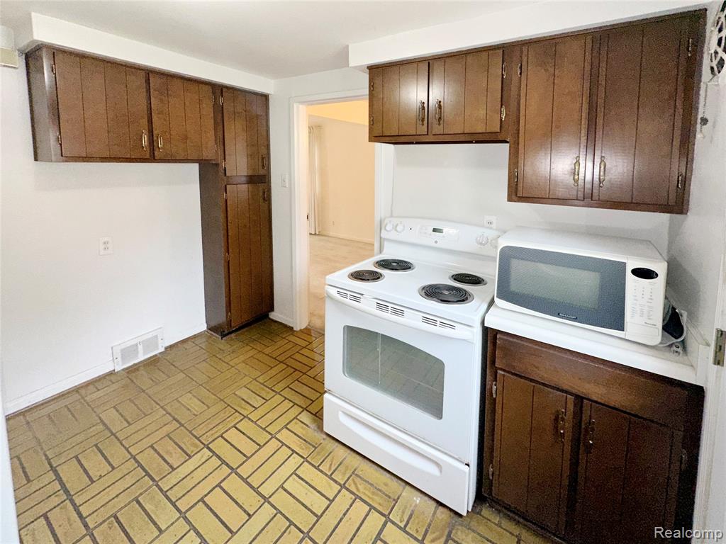 621 N Eton Street, Birmingham, MI 48009 — Photo 9