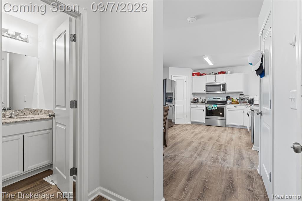 1640 Golfview Drive, Ypsilanti, MI 48198 — Photo 17