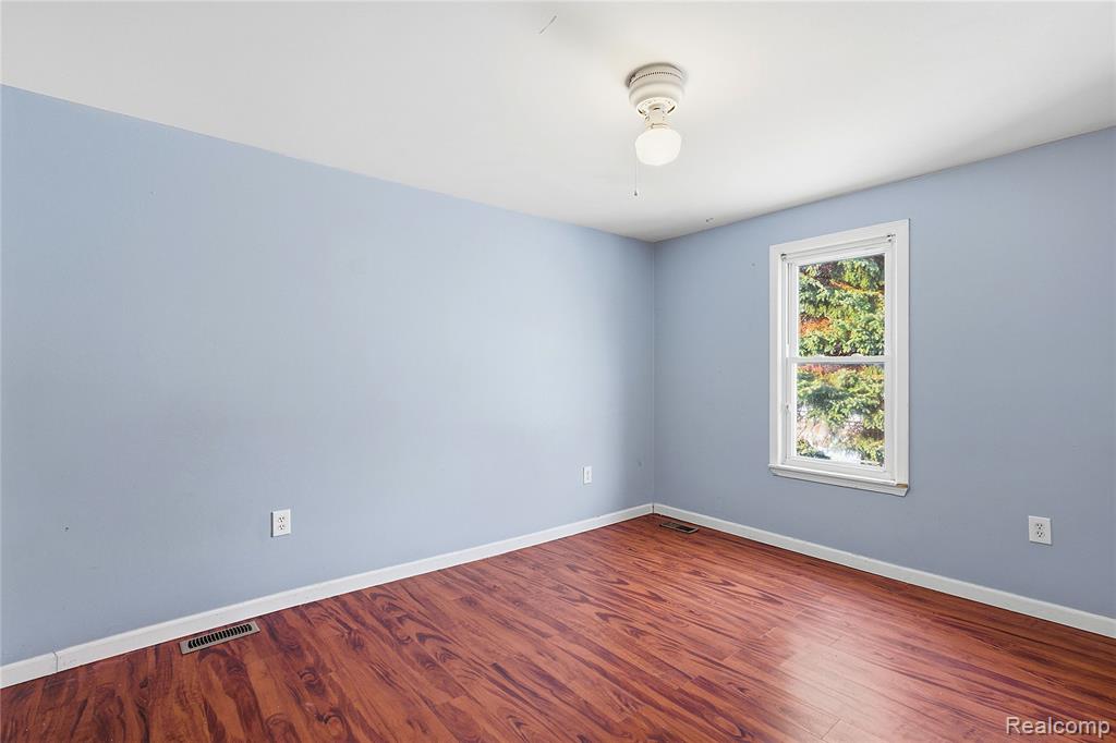 5315 Edgewood Street, Dearborn Heights, MI 48125 — Photo 13
