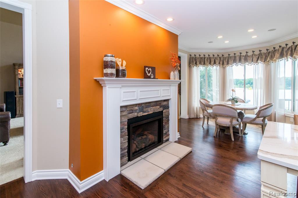 3166 W Beach Lake Drive, Milford, MI, 48380