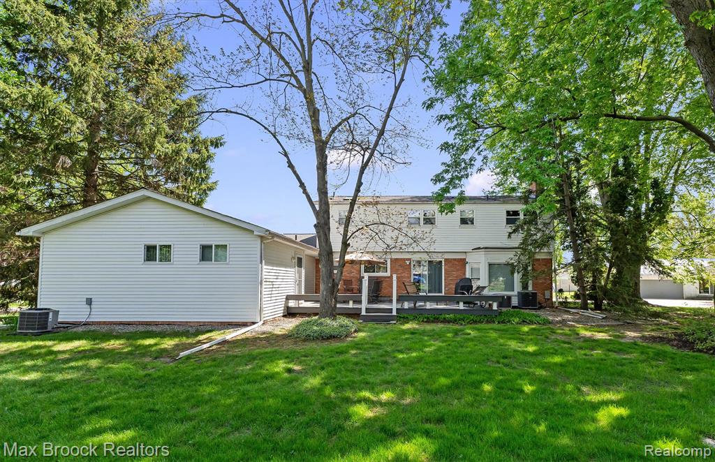 6540 Alderley Way, West Bloomfield, MI — Photo 44
