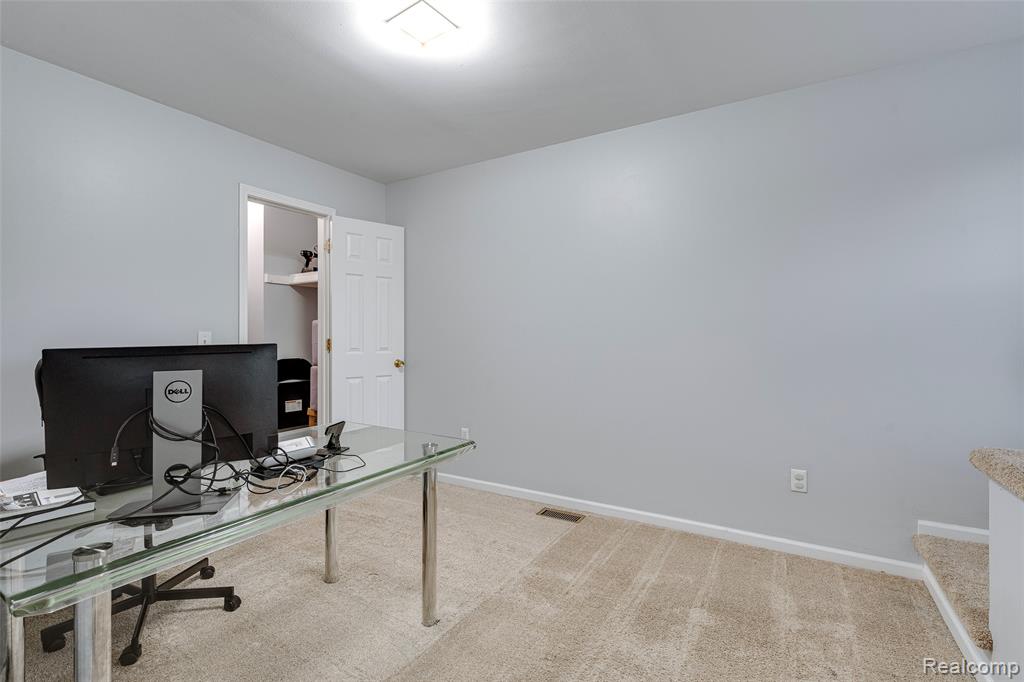 7783 Princeton Court, 56, Westland, MI — Photo 28