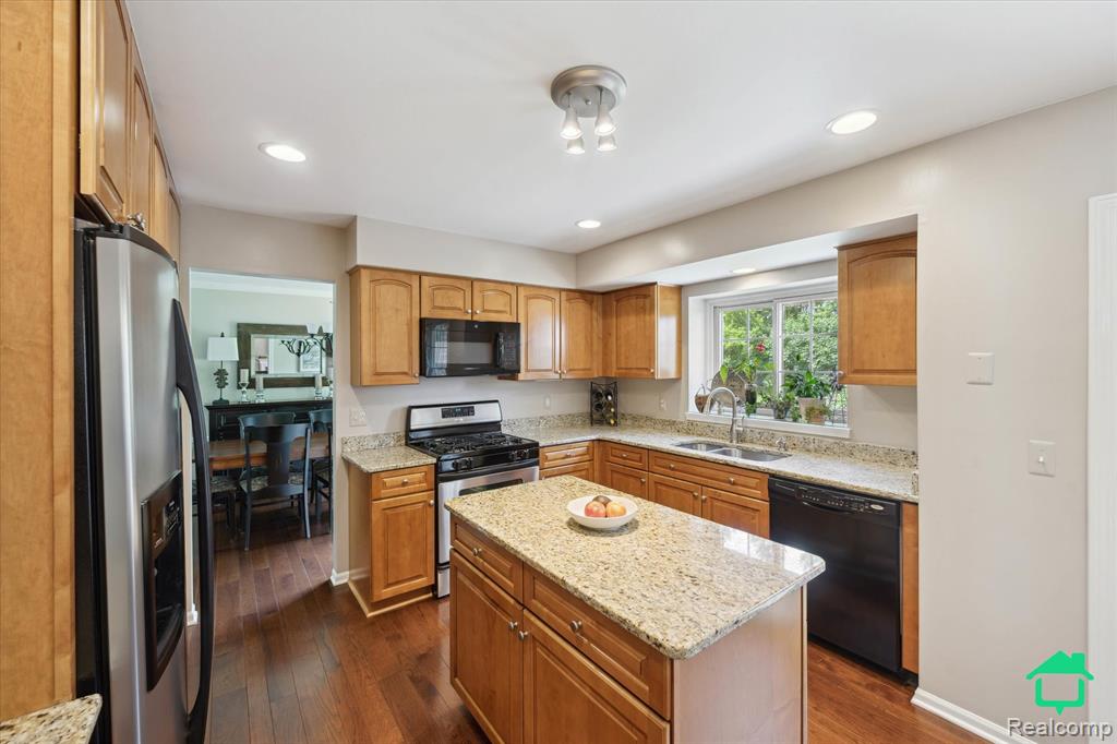 46518 E Oak Manor Court, Canton, MI 48187 — Photo 12