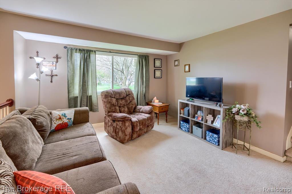 4156 Bobwhite Drive, Flint, MI 48506 — Photo 11