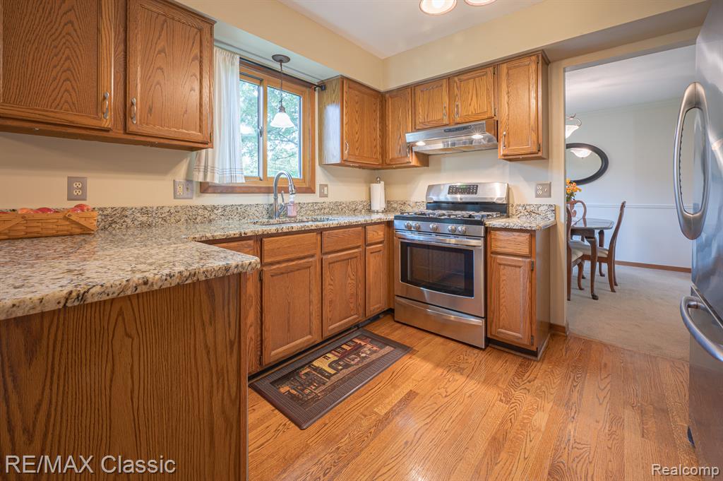 25884 BUCKMINSTER Drive, Novi, MI — Photo 5