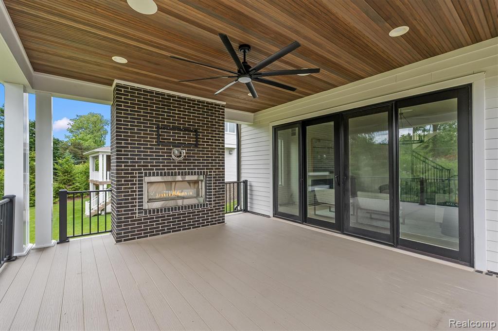 7303 Brookside Village Court, Bloomfield Hills, MI 48301 — Photo 12