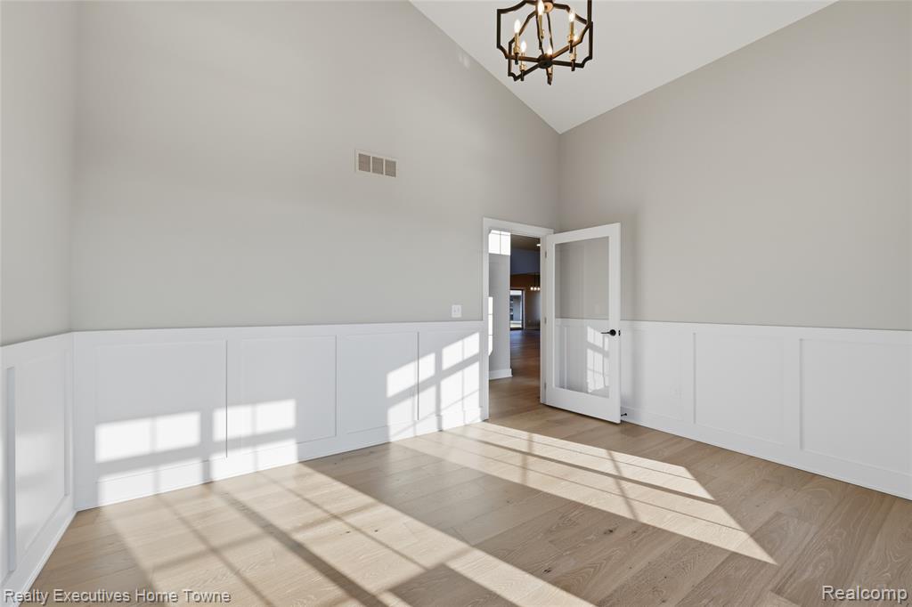 35701 Strongford Drive, New Baltimore, MI, 48047