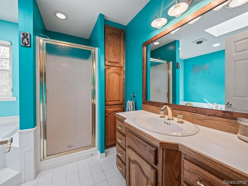707 PINE TREE Road, Lake Orion, MI 48362 — Photo 24