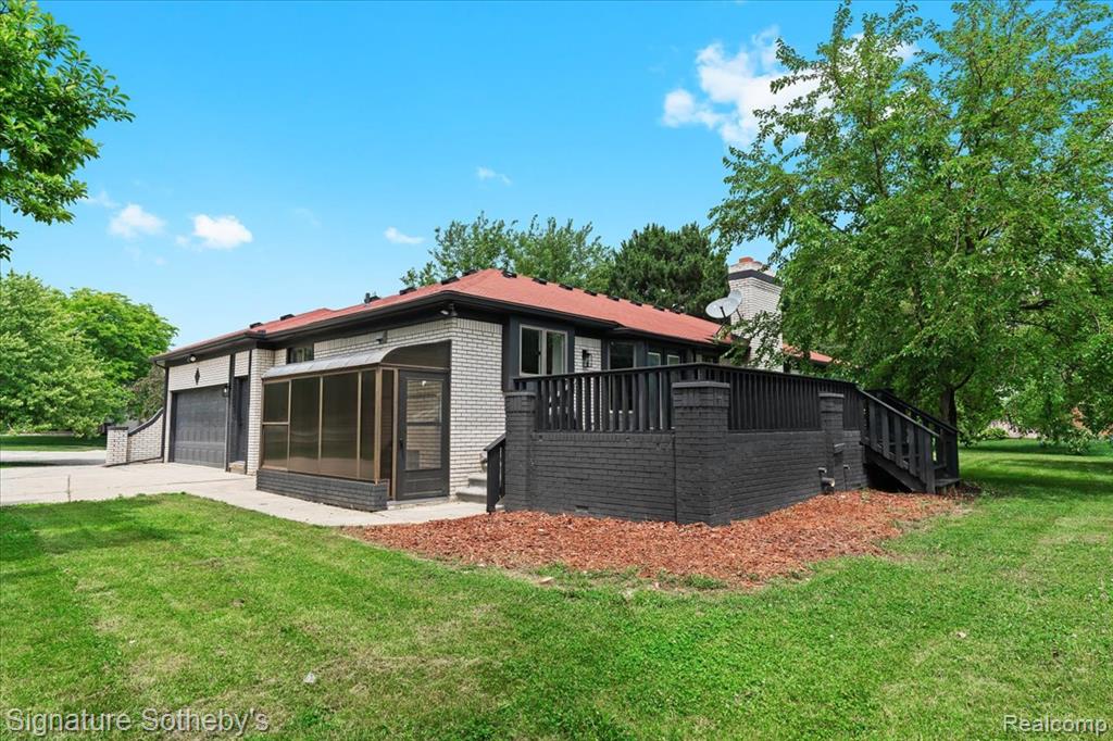40526 Woodside Drive, Clinton Twp, MI 48038 — Photo 45