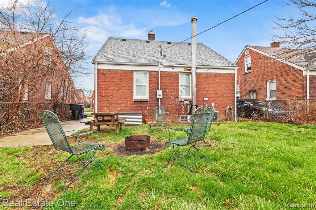 9140 Cloverlawn Street, Detroit, MI 48204 — Photo 23