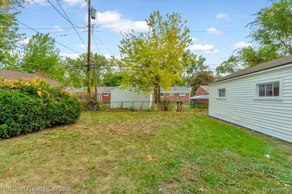 9020 Leverne, Redford, MI 48239 — Photo 29