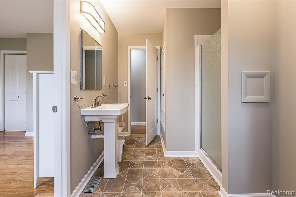 3672 W NORTH TERRITORIAL Road, Whitmore Lake, MI 48189 — Photo 25