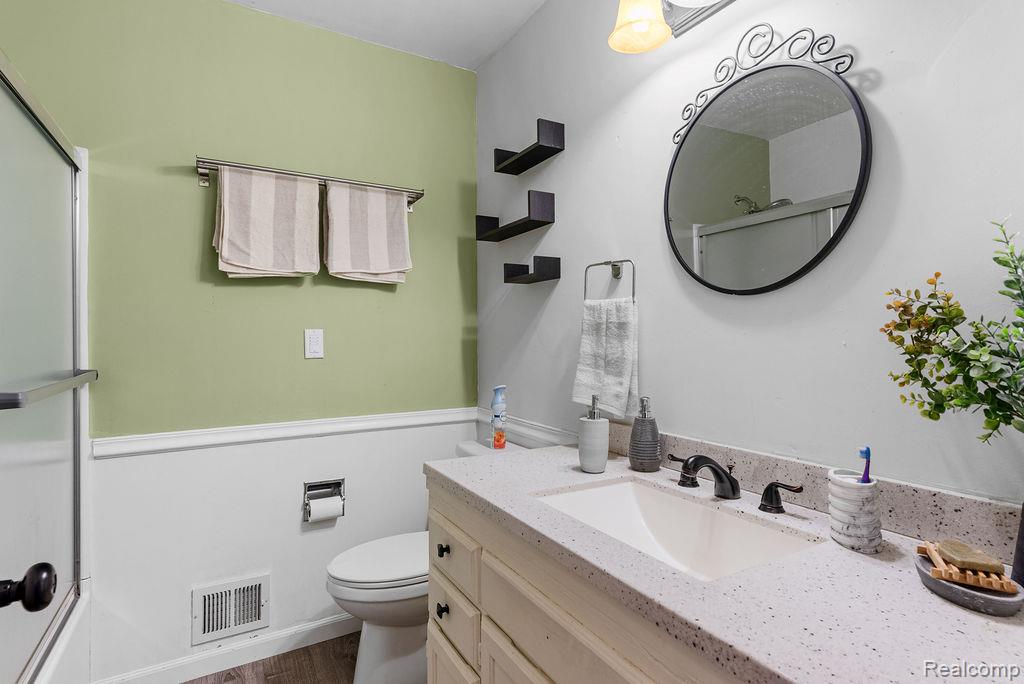 1610 Ravenswood Drive, Lansing, MI 48917 — Photo 24
