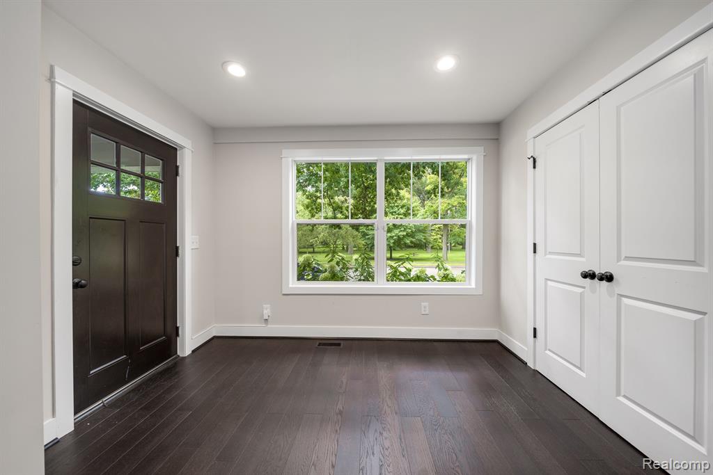 821 MAXWELL Avenue, Royal Oak, MI 48067 — Photo 5