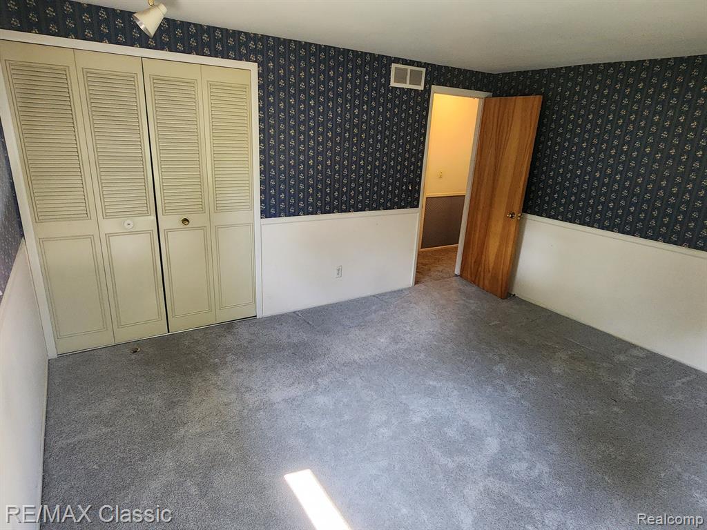473 FOX RIVER Drive, Bloomfield Hills, MI 48304 — Photo 15