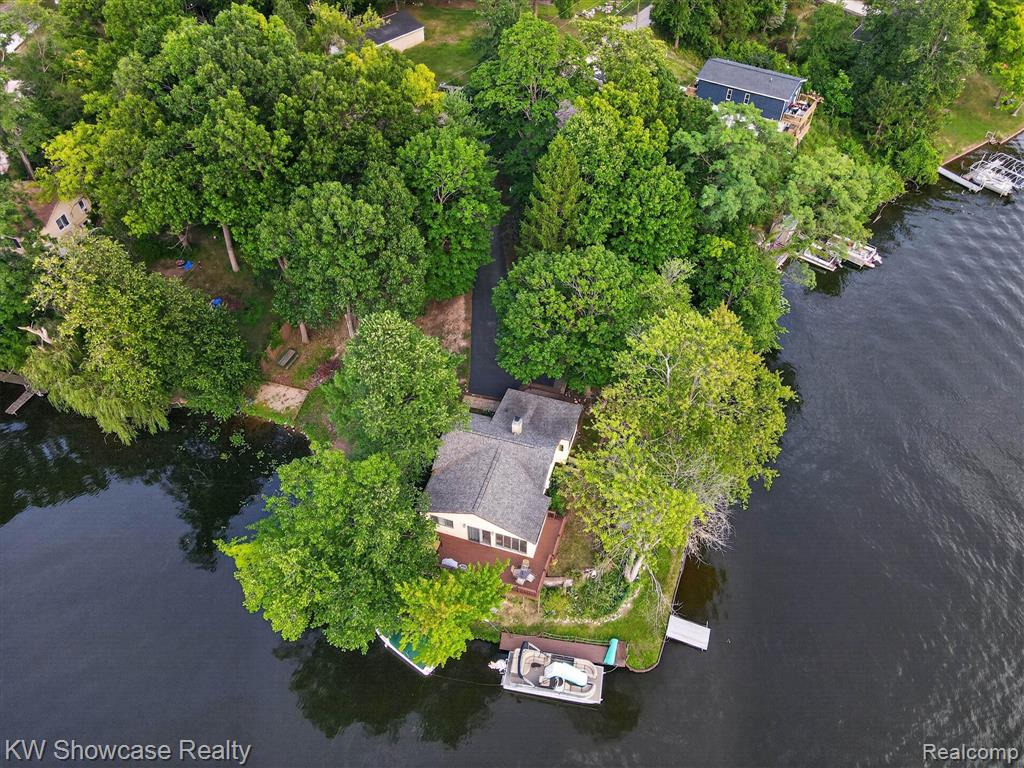 11438 RIVERBANK Lane, Pinckney, MI 48169 — Photo 43