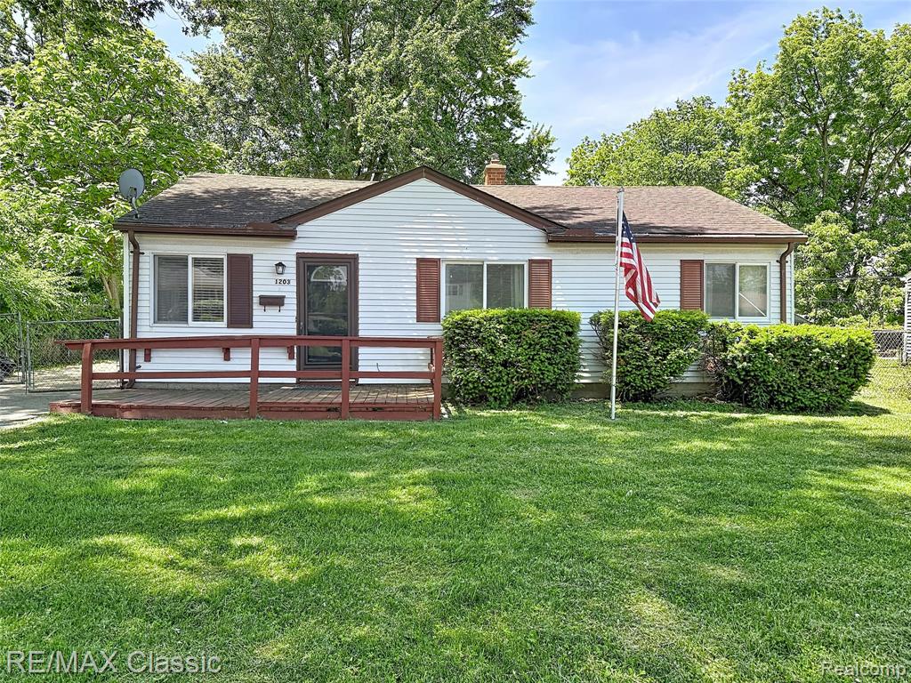 1203 Gilman Street, Garden City, MI
