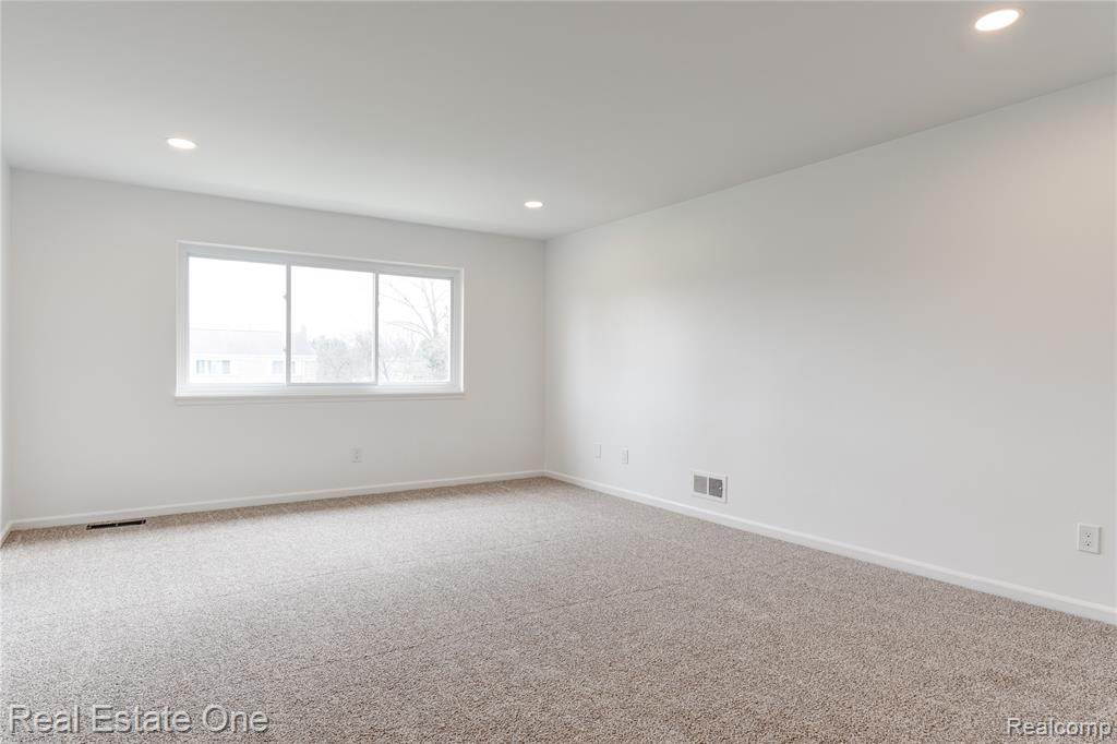 801 W Long Lake Road, 4, Bloomfield Hills, MI 48302 — Photo 11