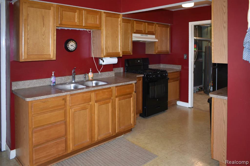 26103 Palmer Boulevard, Madison Heights, MI 48071 — Photo 11