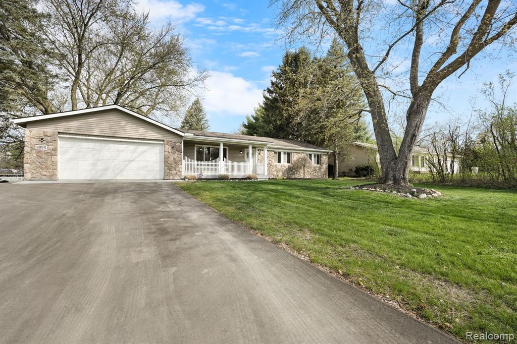 8898 Bishop Road, Brighton, MI 48116 — Photo 2