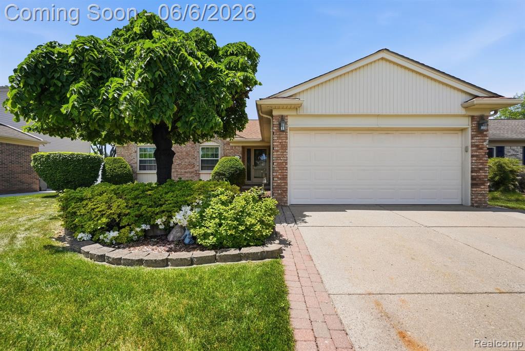 42321 Royal Lane, Clinton Twp, MI 48038 — Photo 2