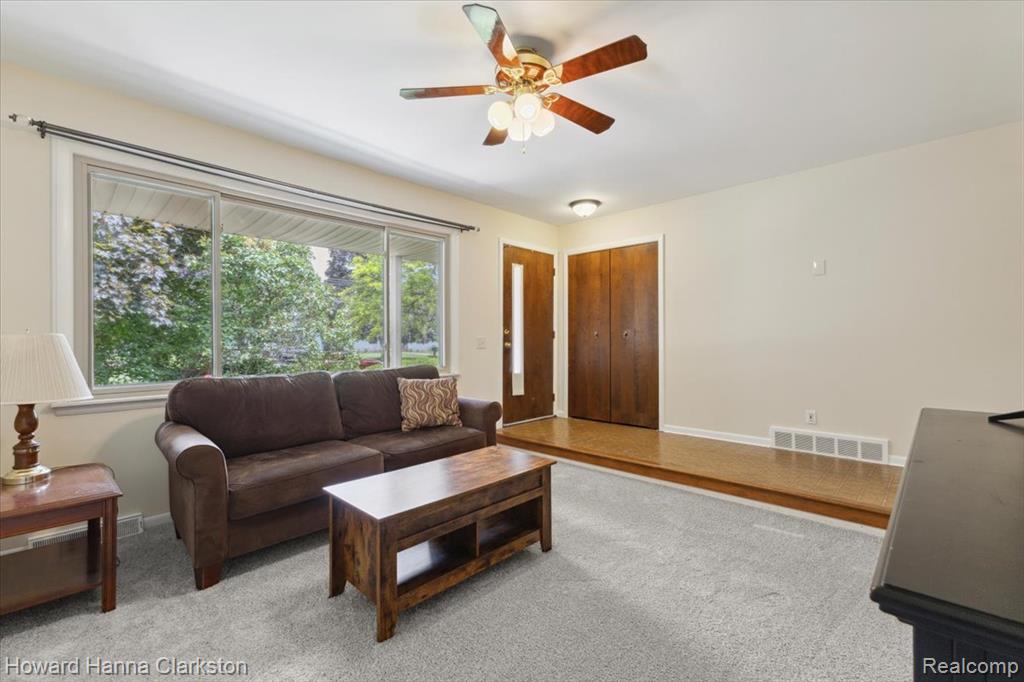 5045 Bronco Drive, Clarkston, MI — Photo 12