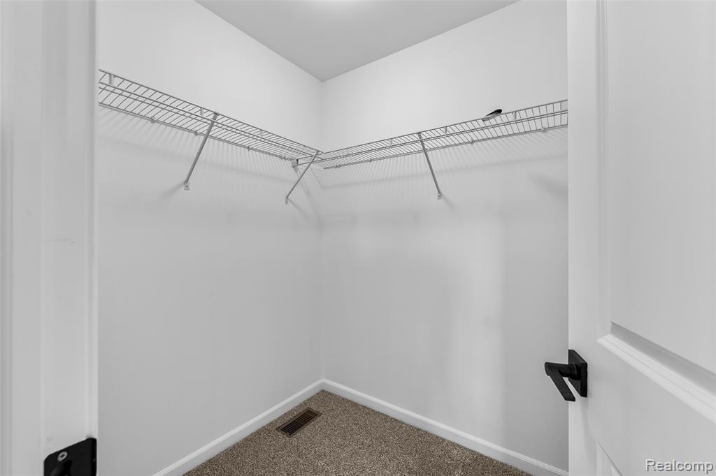 5212 Farmridge Lane, Grand Blanc, MI 48439 — Photo 23