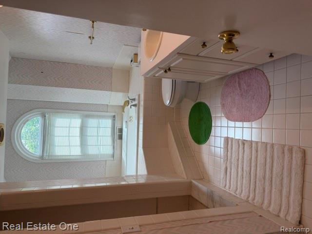 5135 Iron Gate Road, Bloomfield Hills, MI 48304 — Photo 15