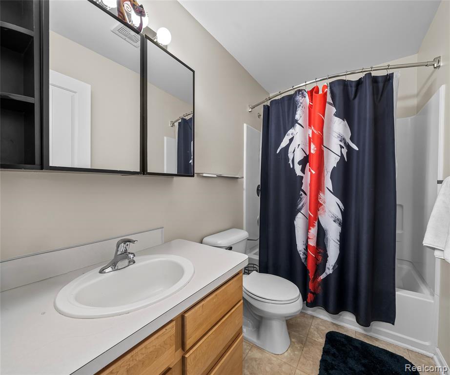 47624 Pembroke Drive, Canton, MI 48188 — Photo 21