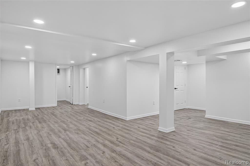 8664 Louise Avenue, Allen Park, MI 48101 — Photo 30