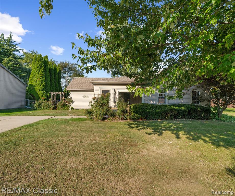2185 Oakview Drive, Canton, MI 48187 — Photo 9