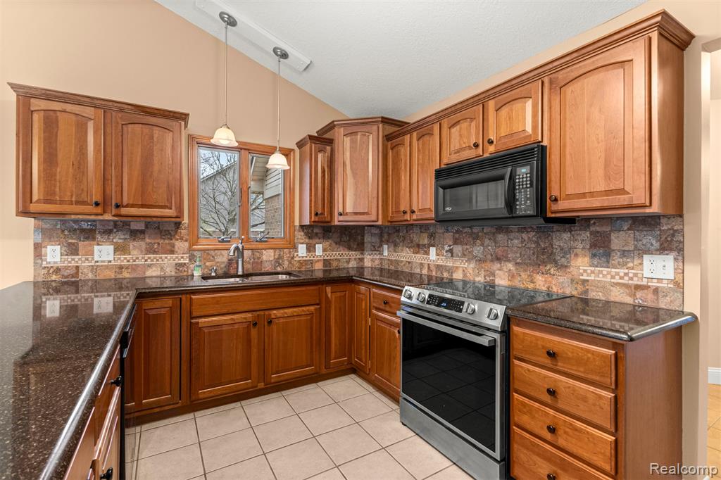 27142 Newberry Boulevard, Brownstown, MI 48134 — Photo 10