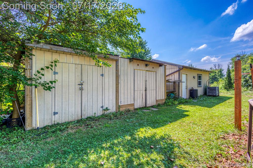 9805 Dolan Road, Columbus, MI — Photo 33
