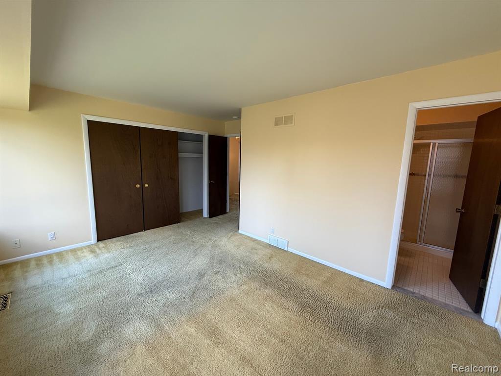 11 KIMBERLY Lane, 54, Dearborn, MI 48120 — Photo 41