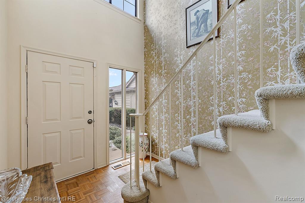 7460 PEBBLE Lane, West Bloomfield, MI — Photo 4