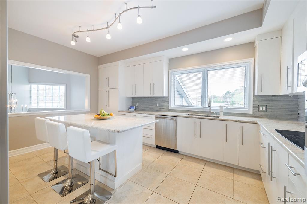 24 Kreger Drive, Wyandotte, MI 48192 — Photo 14