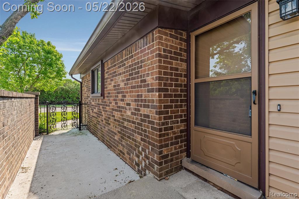 32105 W 12 Mile Road, Farmington, MI 48334 — Photo 36