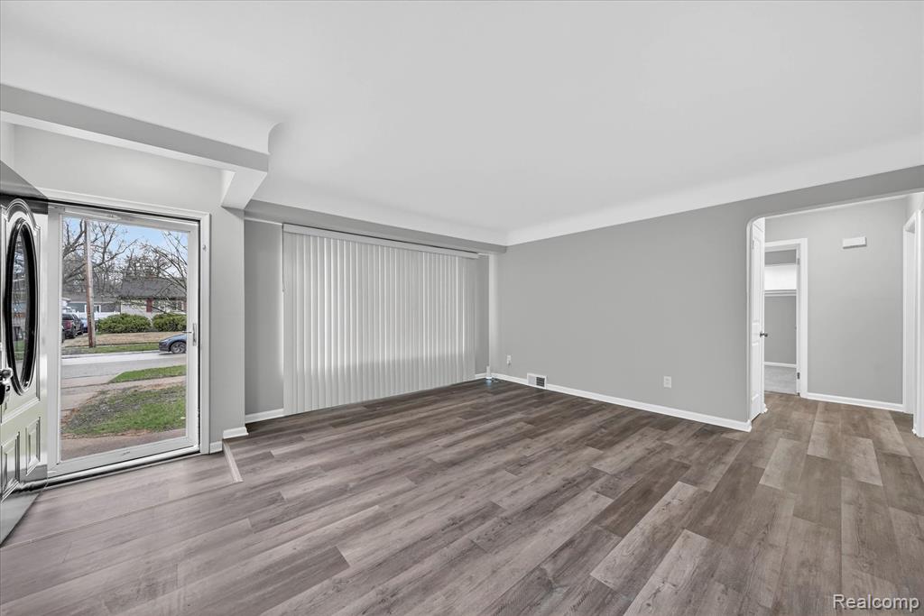 31244 Rosslyn Avenue, Garden City, MI — Photo 7