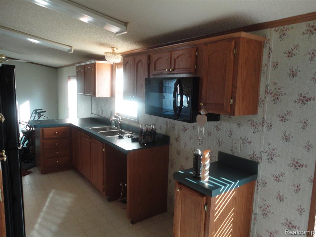 484 Lochgair Street, Temperance, MI 48182 — Photo 7