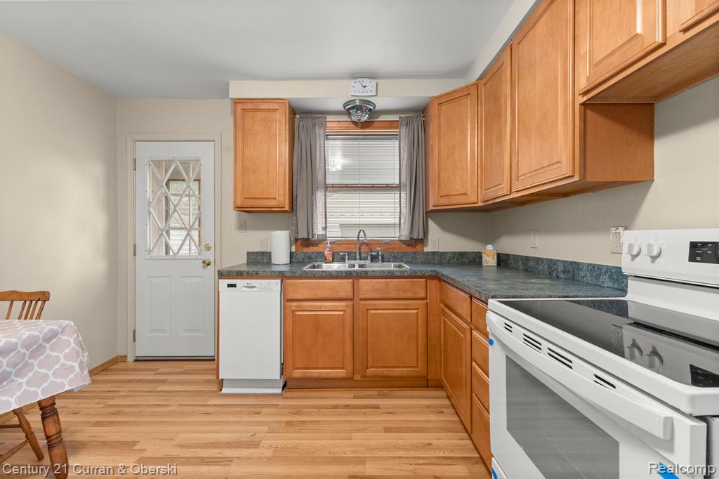 8464 Becker Avenue, Allen Park, MI 48101 — Photo 22