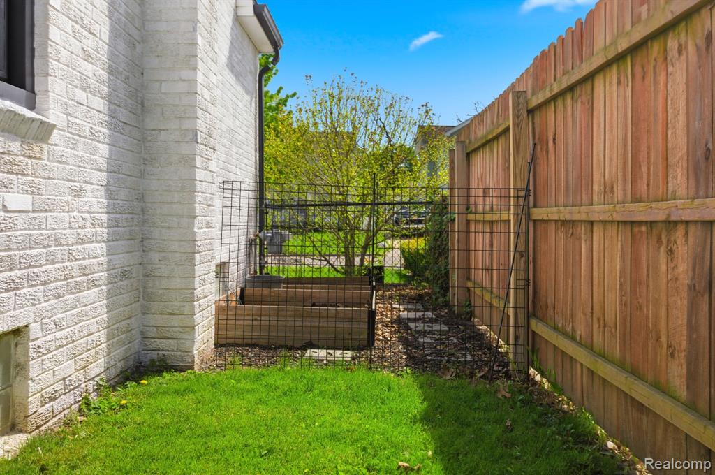 2705 Gardner Avenue, Berkley, MI 48072 — Photo 50