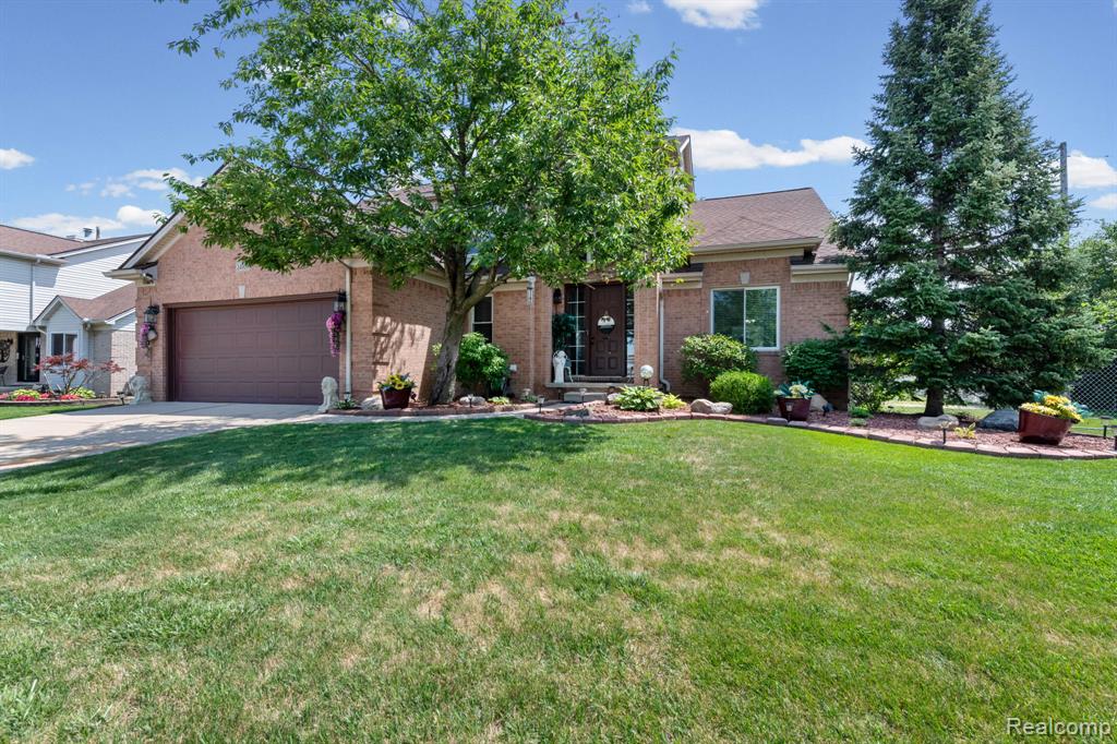 24909 Foxmoor Boulevard, Trenton, MI 48183 — Photo 2